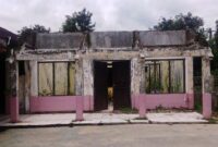 Saking lamanya terbengkalai, bangunan tersebut akhirnya menjadi identitas tersendiri bagi SD Negeri Ancol. Satu-satunya SD di Darmaraja yang ada rangka bangunan terbengkalai. ( Dok.Hariansumedang.com / Dody Nsh )