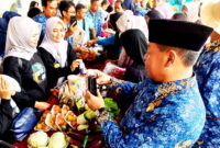 Bupati Majalengka, H. Eman Suherman mengatakan GPM ini bertujuan untuk menyediakan bahan pokok dengan harga ebih terjangkau dibanding harga pasar. ( Dok.Hariandumedang.com / Abdul Haris )