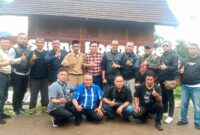 Para pengurus Solidaritas Insan Media dan Penulis ( SIMPE) gelar pertemuan dengan para kades di Kecamatan Pamulihan ( Dok.Hariansunedang.com / Dody NSH )