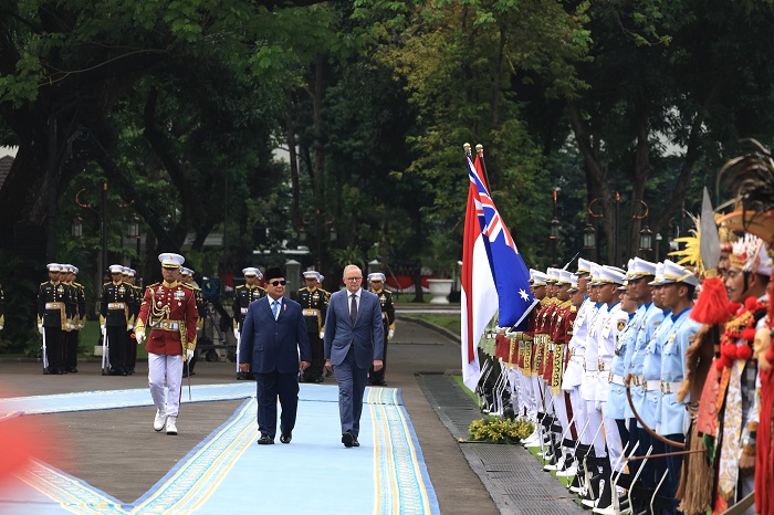 Presiden Prabowo Subianto menyambut tamu negara Perdana Menteri Australia, Anthony Albanese. (Dok. Tim Media Prabowo)