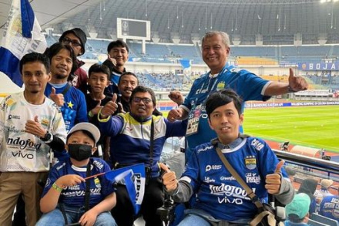 Ada benarnya juga sindiran itu, namun jawaban dari itu semua, harus diakui Persib unggul dalam konsistensi bertanding 