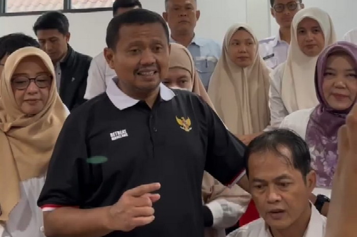 Bupati H. Dony Ahmad Munir tinjau langsung CKG di Sekretariat DPRD Sumedang ( Dok.Hariansumedang.com / Siti Kowati )