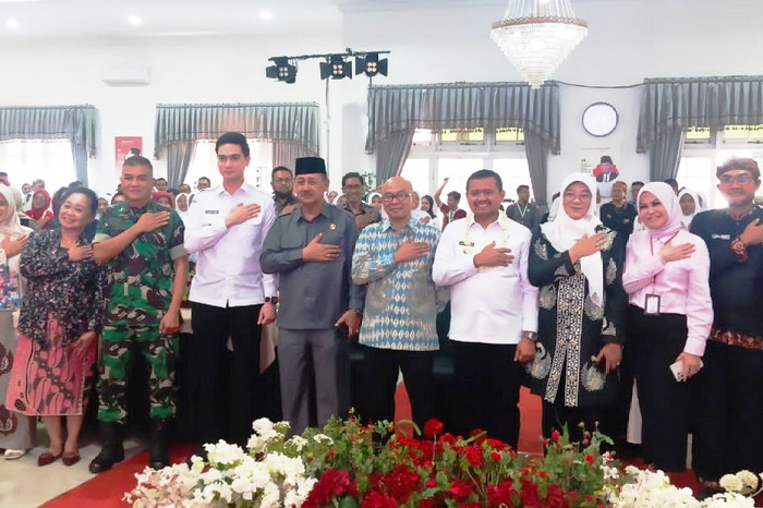 Launching rumah sakit literasi ini dilaksanakan pada Rabu (20/8) di Gedung Negara, hadir Bupati dan Wakil Bupati serta Forkopimda dan tamu undangan lainya ( Dok.Hariansumedang.com / Siti Kowati )