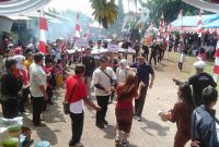 Perayaan pawai pembangunan diikuti oleh warga dari empat dusun yaitu Dusun pentas,  Dusun Cileungsing, Dusun Cigalagah Girang dan Dusun Cigalagah Hilir. ( Dok.Hariansumedang.com / Supriadi )