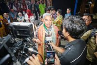 " Saya tidak pernah menyebut gaji anggota DPRD Kota Bandung mencapai Rp 90 juta. Saya tidak pernah diwawancari soal itu,” ujarnya di Pendopo Kota Bandung, Senin 15 September 2025. ( Sumber : Bandung.go.id )