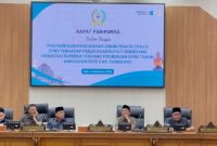Suasana rapat paripurna DPRD Sumedang penyampaian pandangan umum Fraksi-Fraksi tentang penjelasan Rancangan APBD Perubahan 2025 ( Dok.Hariansumedang.com / Siti Kowati )
