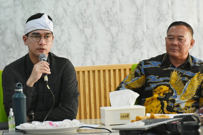 Wakil Bupati Fajar Aldilla dan Kepala Badan Kesbangpol Asep Tatang Sujana ( Dok.Hariansumedang.com / Siti )