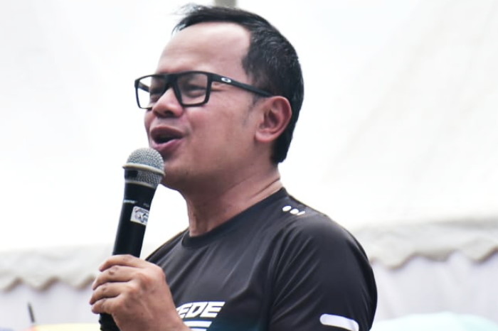 Bima Arya mengapresiasi langkah kreatif menghadirkan UMKM di titik finish lomba lari sebagai bagian dari penguatan ekosistem lokal. ( Dok.Hariansumedang.com / Siti )