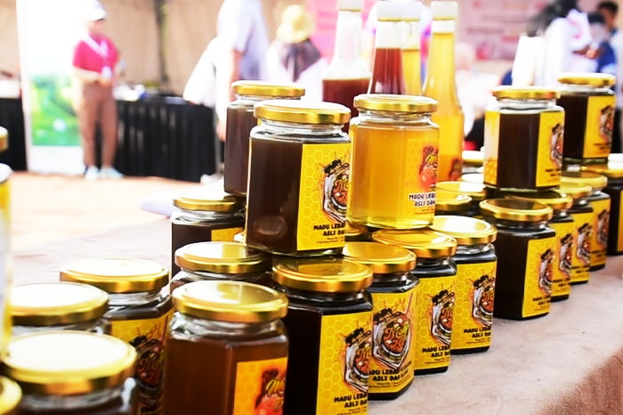 Panitia menyediakan 15 stand UMKM, 4 stand untuk kecamatan, 1 stand untuk Dekranasda, dan 10 stand lainnya untuk produk UMKM. ( Dok.Hariansumedang.com / Siti )