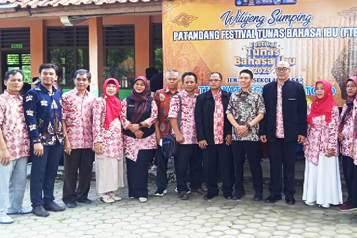 Adapun rengrengan kepanitiaan meliputi,  Eman Sulaeman,S.Pd Kasek SDN Cijelag,  Sekretaris Endang Sutarman ,S.Pd , Kasek  SDN Darmawangi, Bendahara Hj Apong ,S.Pd Kasek SDN Bugel. ( Dok.Hariansumedang.com / Haris