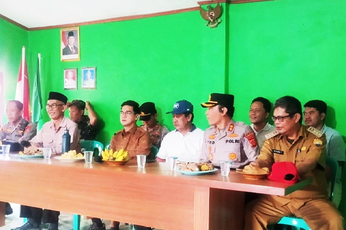 Ketua DPRD Kabupaten Sumedang Sidik Ja’far, SE dalam sambutannya mengucapkan selamat hari tani nasional ke 65 tahun 2025 semoga para petani semakin berkah. ( Dok.Hariansumedang.com / Siti )