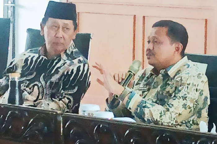 Ketua DPRD dan Bupati Sumedang Saat menghadiri Rapat Koordinasi Forkopimda terkait Evaluasi Makan Bergizi Gratis, di Aula Tampomas ( Dok.Hariansumedang.com / Siti )