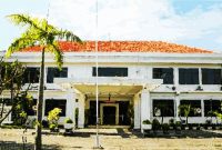 Kantor Dinas Pendidikan Padang ini akan pantas kiranya bila berdiri di kantor kecamatan Jatinangor sekarang 
