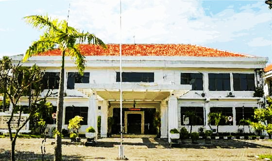 Kantor Dinas Pendidikan Padang ini akan pantas kiranya bila berdiri di kantor kecamatan Jatinangor sekarang 