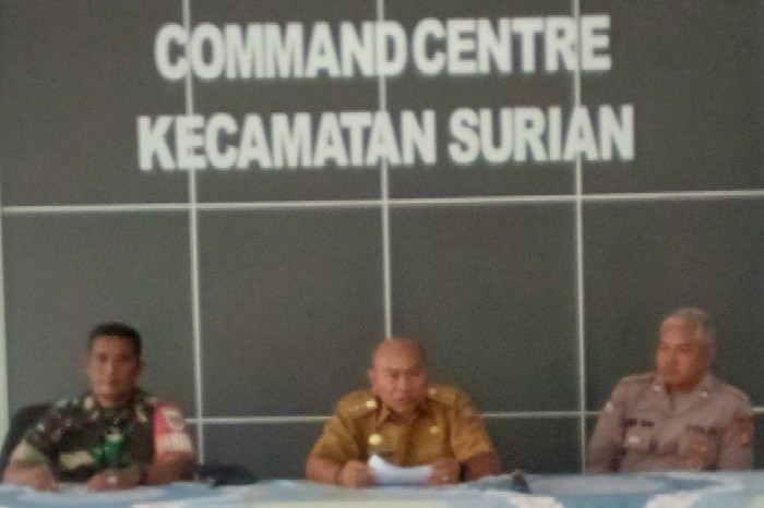 Hal tersebut disampaikan Camat Surian pada rapat minggonan kecamatan yang dihadiri Kades dan perangkat desa
di ruang rapat kantor kecamatan,
Selasa (30/9/2025).