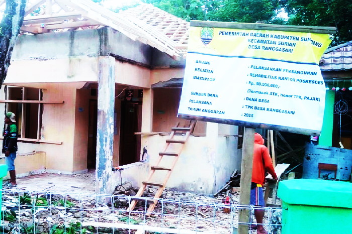 Menurut Pjs Kades Ranggasari, Edi Supriadi SE, Poskesdes yang direhab berukuran 6 m X 9 m menggunakan Dana Desa senilai Rp 50 Juta. ( Dok.Hariansumedang.com / Supriadi )