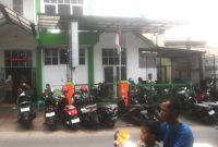 Areal parkir depan Puskesmas Cimanggung sangat sempit kerapkali dikeluhkan pelanggan ( Dok.Hariansumedang.com / Tatang )