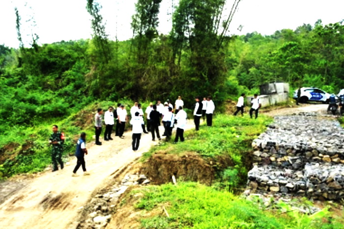 Inilah wilayah Kecamatan Surian yang sangat terpencil, belum memiliki SMA Negeri