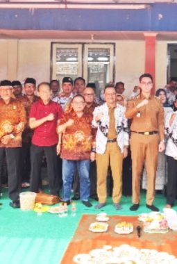 Halal Bihalal PGRI Sumedang, Wabup Fajar Dorong Penguatan Profesionalisme dan Sinergi Guru