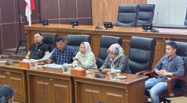 Rapat bertajuk _Harmonisasi Langkah dan Pemahaman dalam Rangka Penyelesaian Permasalahan Waduk Jatigede_ itu digelar di Ruang Rapat Paripurna DPRD Kabupaten Sumedang, Selasa, 12 Mei 2026. ( Dok. Hariansumedang.com / Tatang Tarmedi )
