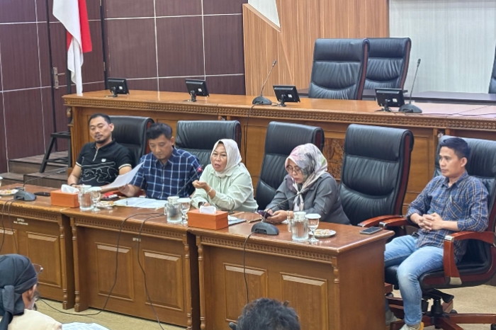 Rapat bertajuk _Harmonisasi Langkah dan Pemahaman dalam Rangka Penyelesaian Permasalahan Waduk Jatigede_ itu digelar di Ruang Rapat Paripurna DPRD Kabupaten Sumedang, Selasa, 12 Mei 2026. ( Dok. Hariansumedang.com / Tatang Tarmedi )
