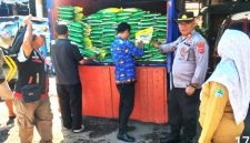 Kegiatan operasi pasar murah tersebut digelar di empat titik strategis, yakni Pasar Kadipaten, Pasar Cigasong, Pasar Talaga, dan Pasar Prapatan Sumberjaya. Program ini berlangsung hingga Senin, 25 Mei 2026. ( Dok.hariansumedang.com / Abdul Haris )