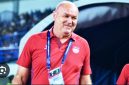 Perjalanan menuju hattrick juara tidak ditempuh Hodak dengan cara yang gampang. Sang pelatih plontos itu justru mengambil keputusan kontroversial. 