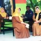 Sebaliknya, setiap tamu—tanpa memandang status sosial atau latar belakangnya—akan disambut dengan senyuman tulus yang merekah. Komunikasi yang dibangun oleh kepala sekolah dan para guru berjalan dengan tutur kata yang sangat sopan, santun, dan penuh takzim. Penghormatan yang diberikan kepada tamu tidak terasa dibuat-buat, melainkan lahir dari budaya luhur yang telah mengakar kuat ( Dok.hariansumedang.com / Tatang Tarmedi )