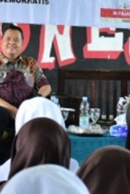 Kesbangpol Kabupaten Sumedang Gelar Pendidikan Politik bagi Siswa