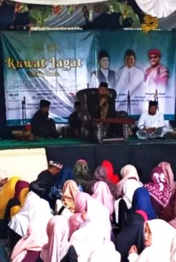 Camat Tanjungsari Hadiri Tradisi Ruat Jagat Tolak Bala di Ponpes At-Taufiqiah Kadakajaya