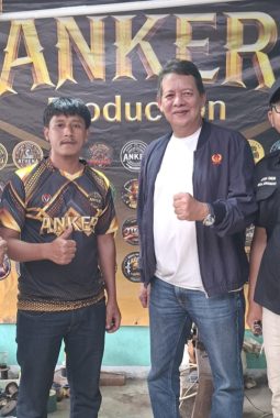 Kolaborasi KONI dan PERLASI Memajukan Dunia Layangan Aduan dengan Mengunjungi Sentra Gelasan Tanjung Sari