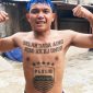 Di bagian perut, pria tersebut menato logo kebanggaan PERSIB lengkap dengan lima bintang di atasnya, yang menandakan jumlah gelar juara yang telah diraih Persib