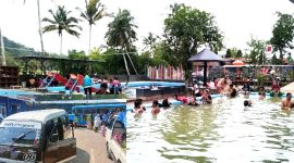 Selain menawarkan khasiat air panas bumi, pengelola Cipanas Cileungsing juga menyediakan berbagai fasilitas rekreasi modern guna memanjakan pengunjung.