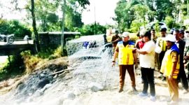 Pemerintah Kabupaten (Pemkab) Sumedang resmi memulai proyek perbaikan Jembatan (Sasak) Beureum Desa Cipelang.
