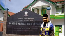 Langkah hidup Jahid di Desa Ciptasari bermula dari ikatan kasih bersama sang istri, Ai Ratna. Berawal dari menancapkan niat tulus mengokohkan sendi-sendi keagamaan di tanah kelahiran istrinya