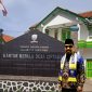Langkah hidup Jahid di Desa Ciptasari bermula dari ikatan kasih bersama sang istri, Ai Ratna. Berawal dari menancapkan niat tulus mengokohkan sendi-sendi keagamaan di tanah kelahiran istrinya