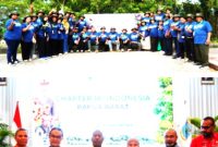 Penanaman pohon bersama di Arboretum Halaman Kantor Gubernur Papua Barat, Jumat 14 Agustus 2026, menjadi menjadi penanda bahwa komitmen bersama IRI Indonesia dan Pemprov Papua Barat Membangun Kolaborasi Lintas Iman untuk Keadilan Ekologis dan Perlindungan Hutan Papua harus berakar dalam tindakan nyata. (Dok. IRI Indonesia/Fajar)
Penandatanganan Nota Kesepahaman antara IRI Indonesia dan Pemerintah Provinsi Papua Barat tentang Penguatan Kolaborasi untuk Pembangunan Berkelanjutan dan Perlindungan Hutan di Papua Barat, Kamis 13 Agustus 2026. (Foto: IRI Indonesia/Fajar)