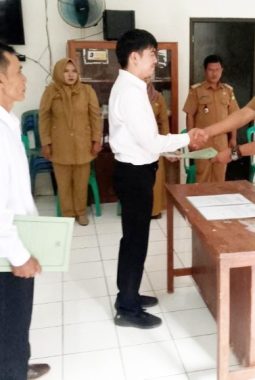 Isi Jabatan Kosong, Camat Buahdua Lantik Dua Anggota BPD PAW Desa Mekarmukti