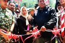 Jembatan penyeberangan sepanjang kurang lebih 26 meter ini hadir sebagai jalur vital yang menghubungkan Desa Campaga (Blok Cilengsar) dan Desa Talaga Kulon (Blok Ciranca). 