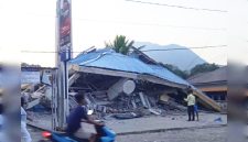Badan Meteorologi, Klimatologi, dan Geofisika (BMKG) mengonfirmasi pusat gempa berada di laut pada kedalaman 15 kilometer, sekitar 38 kilometer timur laut Mbay, Nagekeo. (Kabar24.id)