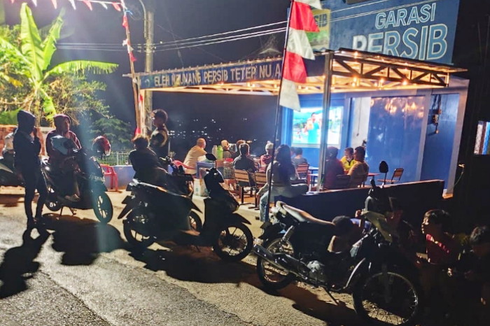 Kehangatan garasi ini kembali teruji saat Persib Bandung melakoni laga penentu Pra-Musim Dewata Challenge Series melawan Bali United, Selasa (18/8/2926) malam.