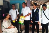 Pemberian Bantuan Sembako Oleh Bp Agus khoiruman , Kabid Dinas Sosial,,Pa Kardiman Sekcam Ujungjaya, Pa Ohan Kasi Pm Ujungjaya dan Pa Asep Elan Koordinator Fasilitator Kec Ujungjaya Kepada Warga Rt 03 Rw 011 Desa Ujungjaya kecamatan Ujungjaya
Atas nama Bu Nemoh ,dan Bu Nesah
Rabu 19 Agustus 2026