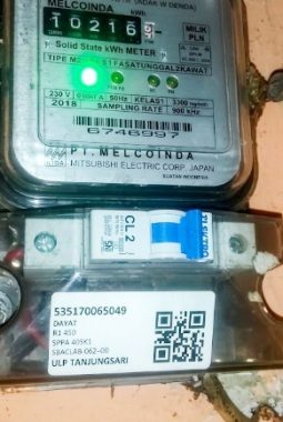 Persib Masih Main, Listrik Mati: Heroiknya Petugas PLN “Selamatkan” Babak Kedua Tanpa Mau Diberi Uang Rokok