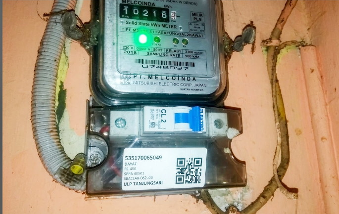 Inilah KWH yang bermasalah hingga listrik padam saat jam Persib main, untung PLN UP Sumedang ULP Tanjungsari sigap, datang malam-malam mengganti, tanpa mau diberi uang rokok