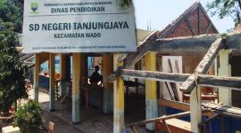 Pekerjaan fisik dilaksanakan secara swakelola oleh Panitia Pembangunan Satuan Pendidikan (P2SP) dengan jangka waktu pelaksanaan selama 120 hari kalender. ( Dok. Harian Sumedang / Abdul Haris )