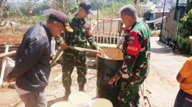 ​Aksi tanggap darurat ini merupakan bentuk sinergi dan respons cepat TNI AD atas permohonan koordinasi dari Pemerintah Desa Cilembu. ( Harian Sumedang / Dody NSH )