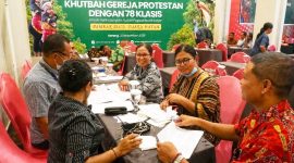 Suasana diskusi kelompok para pendeta dari 78 klasis di Papua Barat Daya dalam menyusun materi khotbah untuk mendorong penyelamatan hutan Papua. Kegiatan yang diselenggarakan IRI Indonesia ini berlangsung di Kota Sorong, Papua Barat Daya, Kamis (3/9/2026).