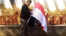 Langkah ekstrem ini menjadi puncak kekecewaannya. Berbagai pengaduan yang ia layangkan sebelumnya tak kunjung membuahkan hasil yang memuaskan.