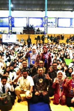 Bupati Sumedang Bakar Semangat 1.007 Mahasiswa Baru UNSAP dan STAI Sumedang