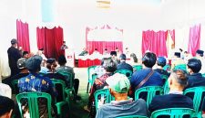 Suasana Rapat Pleno penentuan nomor urut Calon Kepala Desa Ujungjaya ( Dok. Harian Sumedang / Abdul Haris )